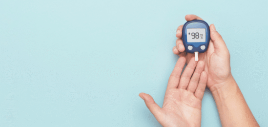 měření cukru v krvi přístrojem.