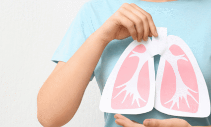 Papírové plíce, které reprezentují dýchací onemocnění.