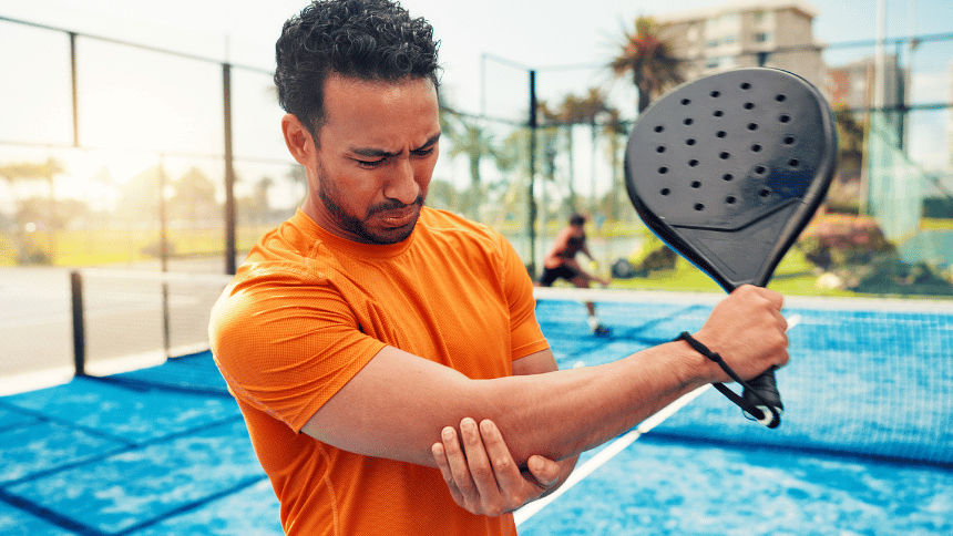 Tenista s tenisovým lektom.