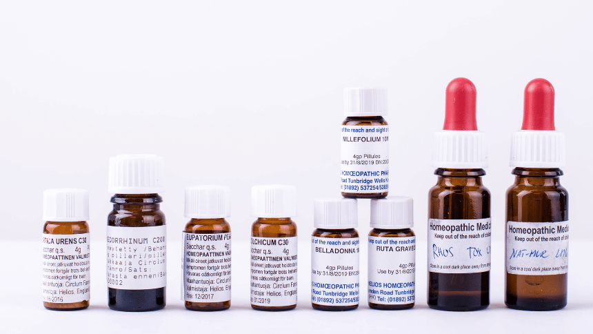 Řada různých typů homeopatik.