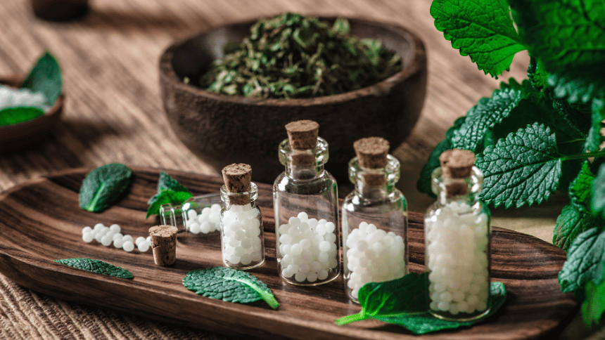 Lahvičky s homeopatickými léky.