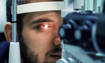 Vyšetření očním lékařem.