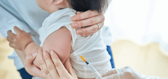 Očkování malého miminka.