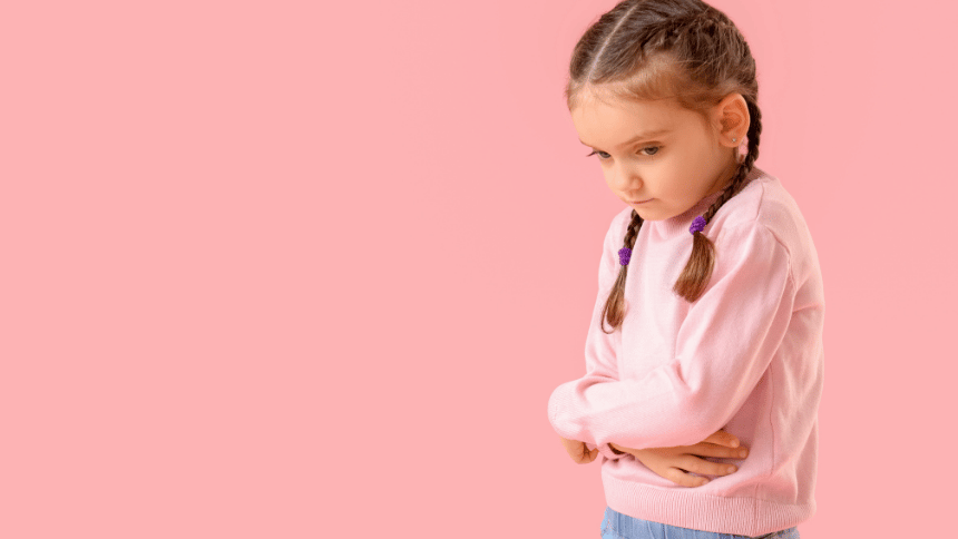 dítě s bolestí břicha.