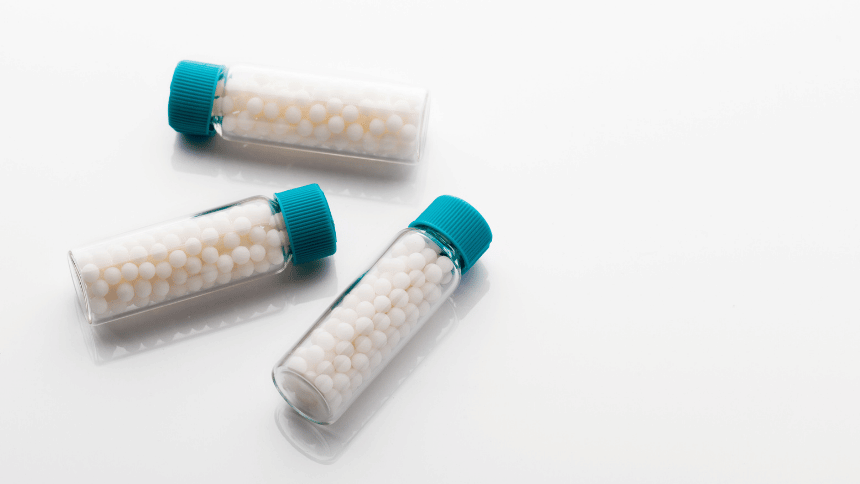 Lahvičky s homeopatiky.