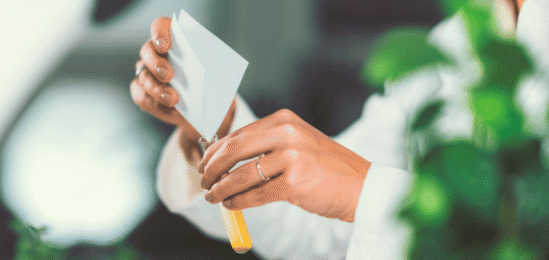 Příprava homeopatického léku dle předpisů.