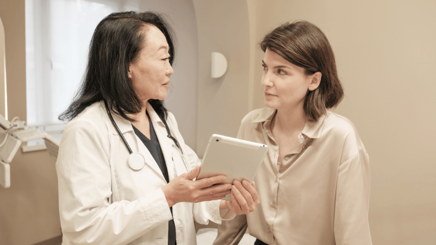 konzultace v kanceláři homeopata.