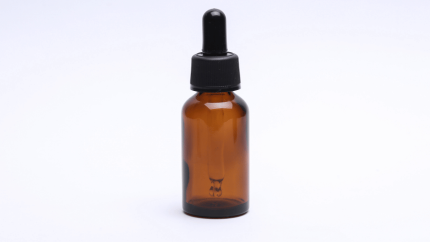 Homeopatický lék v lahvičce.